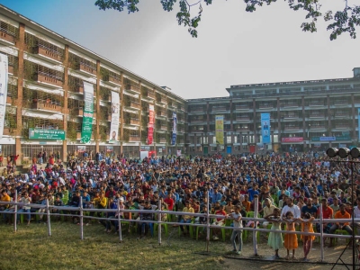 1_Audience-at-Open-Concert