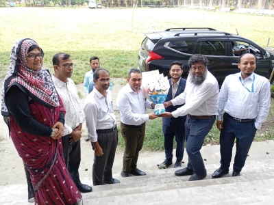 1_Prof.-Dr.-AFM-Nazmus-Sadat-VC-Routine-Duties-and-Registrar-Acting-receiving-Mr.-Muhammad-Mahbubul-Hoque-Secretary-Pharmacy-Council-during-Inspection